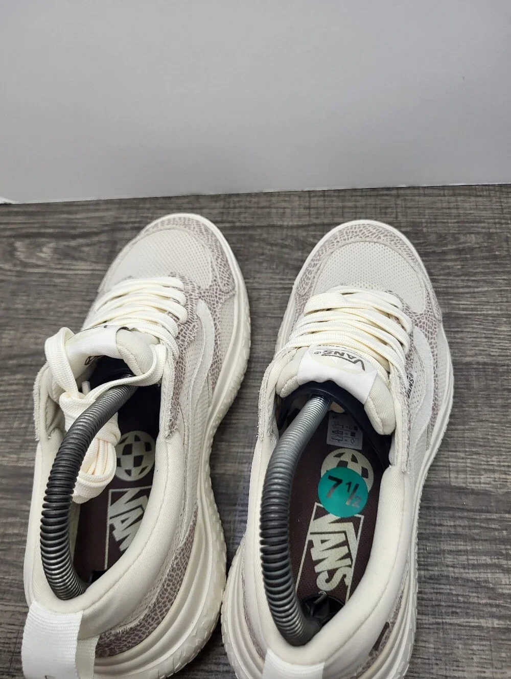 VANS UltraRange Neo VR3 Womens Size 7.5 US Beige Snake Print Sneakers Shoes New